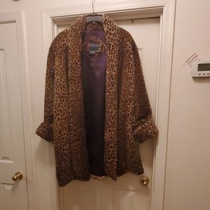 Women Leopard Faux Fur Coat from a Smoke free envi
